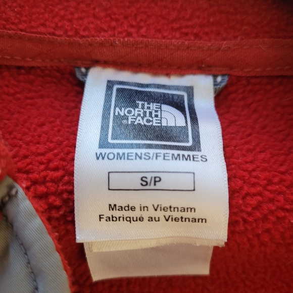 Red North Face jacket - Picture 3 of 4